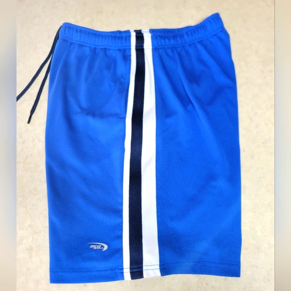 🛒🛍️💥Gently used mens medium mta sports shorts great condition no flaws - Picture 1 of 5
